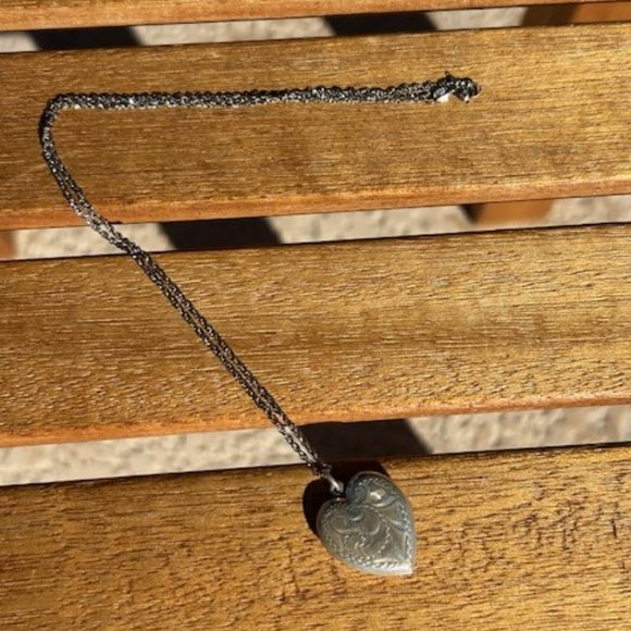 ❤️❤️ Sterling Heart Etched Locket & Chain Vintage Necklace - Picture 8 of 14